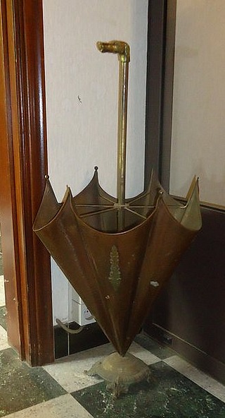 another umbrella stand
